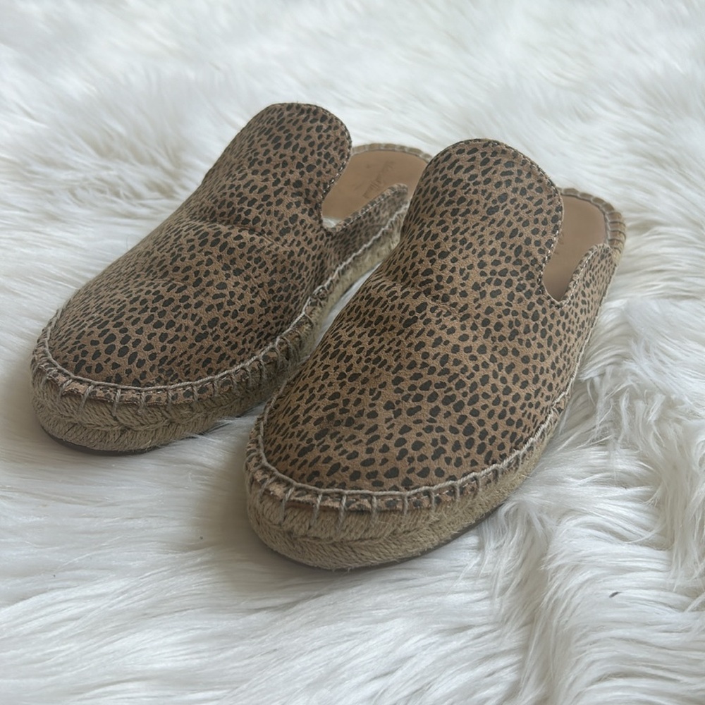 Universal Thread shoes - Picture 2 of 7